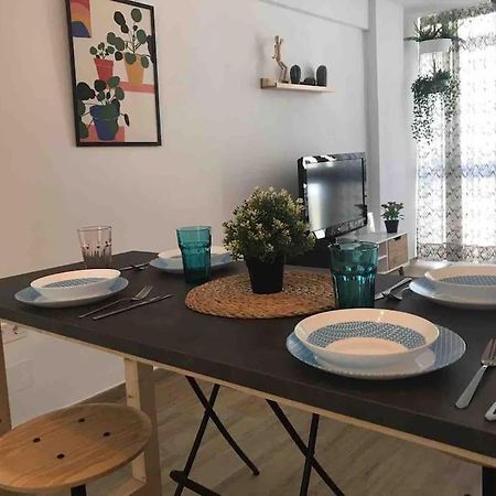 Ideal Apartamento En El Barrio De Las Delicias Malaga Exterior photo