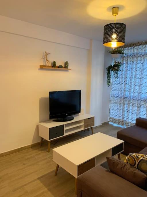 Ideal Apartamento En El Barrio De Las Delicias Malaga Exterior photo